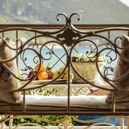 Sea Front Almi Villa Василики Екстериор снимка